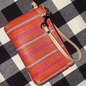 Wristlet wallet
